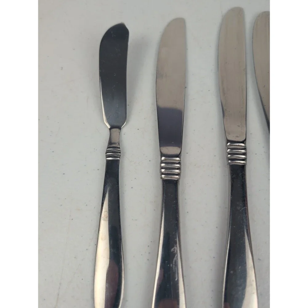 Oneida Banbury Stainless Flatware Lot Of 5 Butter Knives  3 Band